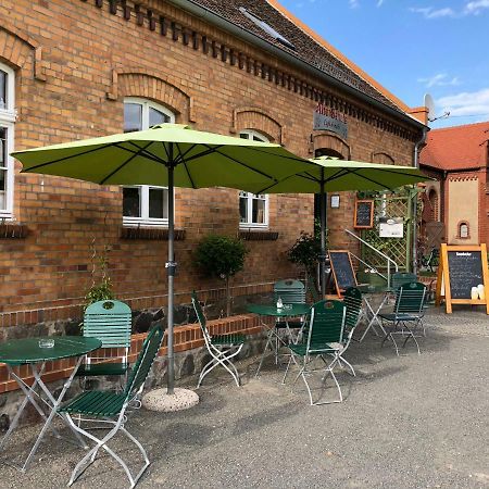 Alte Schule Cafe Und Pension Drehna Bagian luar foto
