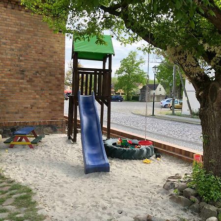Alte Schule Cafe Und Pension Drehna Bagian luar foto