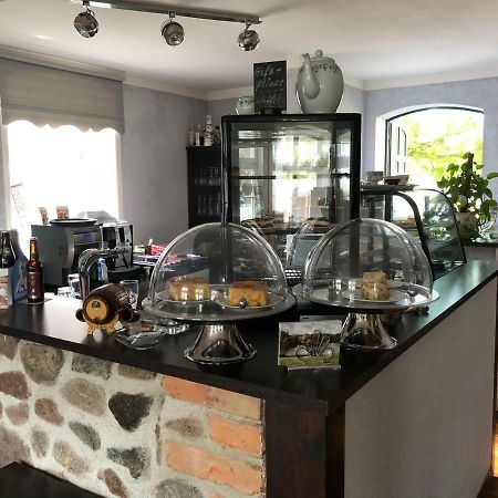 Alte Schule Cafe Und Pension Drehna Bagian luar foto