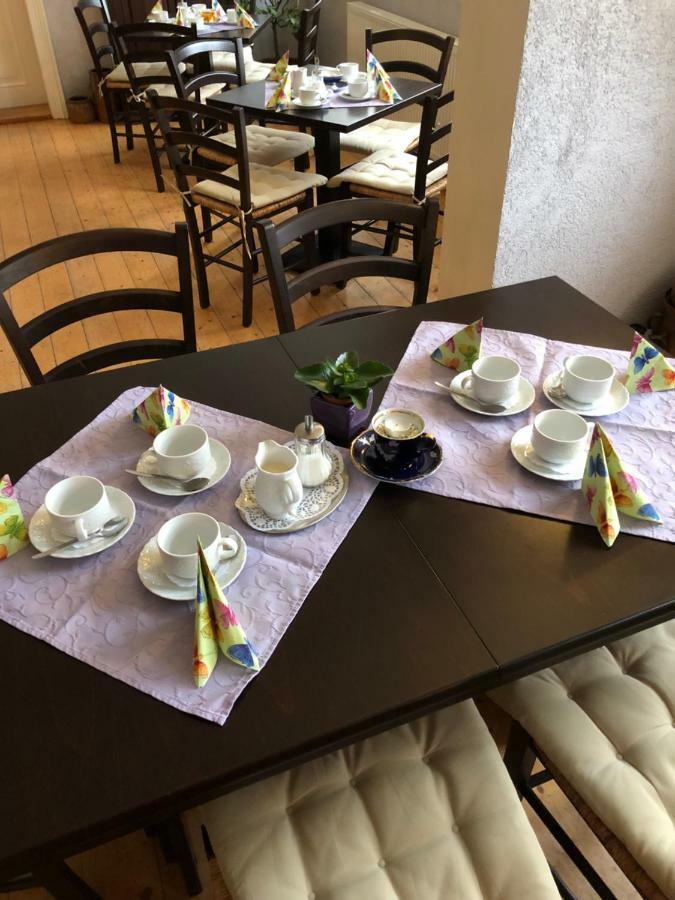 Alte Schule Cafe Und Pension Drehna Bagian luar foto