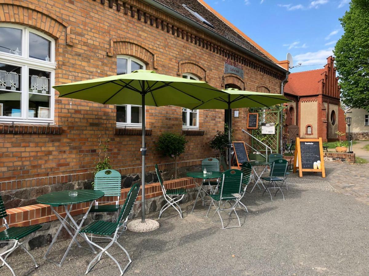 Alte Schule Cafe Und Pension Drehna Bagian luar foto